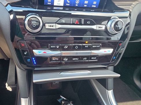 Certified 2023 Ford Explorer Limited w/ Limited Technology Package AWD/4WD image 17