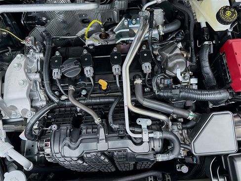 New 2025 Mitsubishi Outlander SE image 33