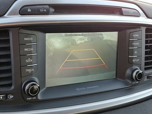 Used 2019 Kia Sorento EX image 17