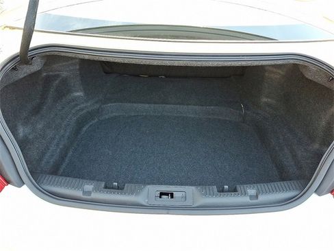 Used 2013 Lincoln MKS AWD image 28