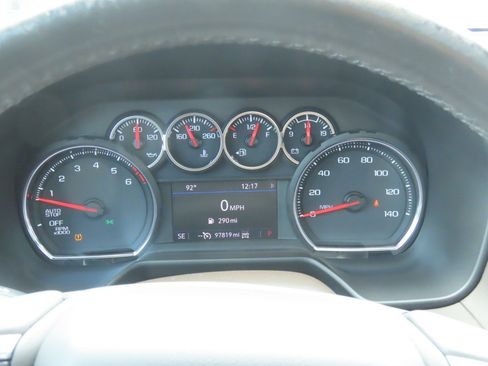 Used 2021 Chevrolet Suburban LT w/ LT Signature Package AWD/4WD image 30