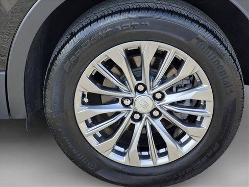 Used 2024 Cadillac XT4 Premium Luxury w/ Technology Package FWD image 24