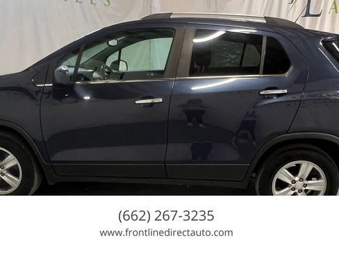 Used 2019 Chevrolet Trax LT w/ LT Convenience Package image 4