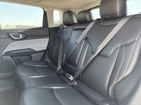 Used 2022 Jeep Compass Latitude image 28