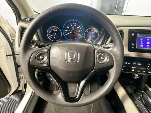 Used 2018 Honda HR-V EX image 17