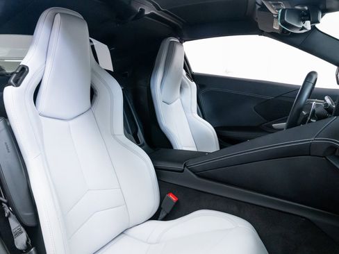 Used 2023 Chevrolet Corvette Stingray w/ Z51 Performance Package image 17