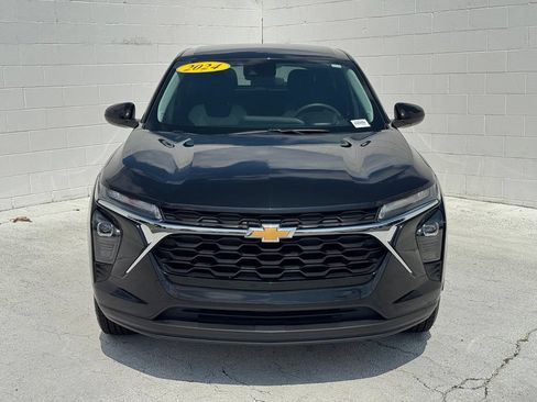 Used 2024 Chevrolet Trax LS w/ LS Convenience Package FWD image 7