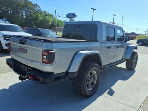 Used 2020 Jeep Gladiator Rubicon AWD/4WD image 5