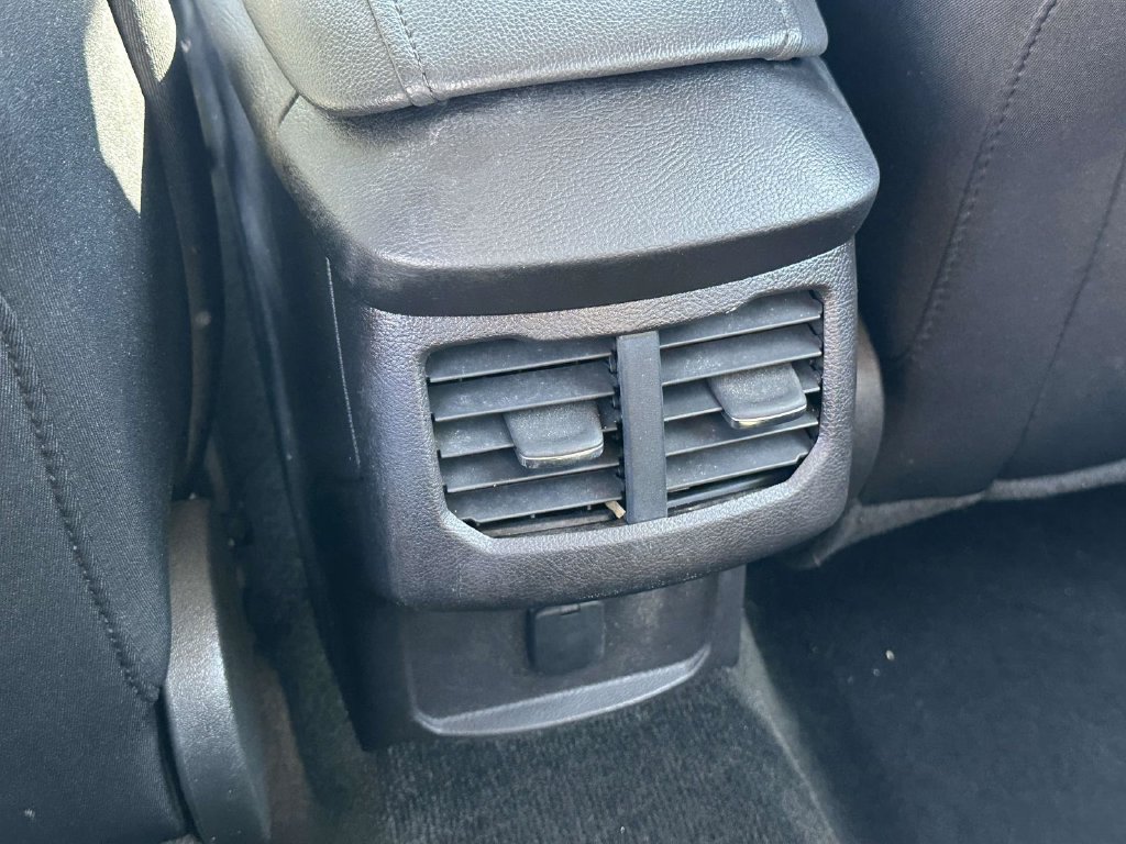Used 2016 Ford Fusion SE FWD image 13