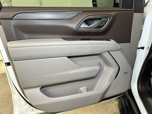 Used 2024 GMC Yukon SLT w/ SLT Luxury Package AWD/4WD image 26