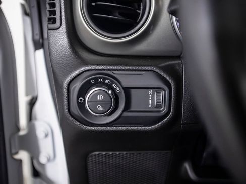 Used 2023 Jeep Gladiator Sport AWD/4WD image 35