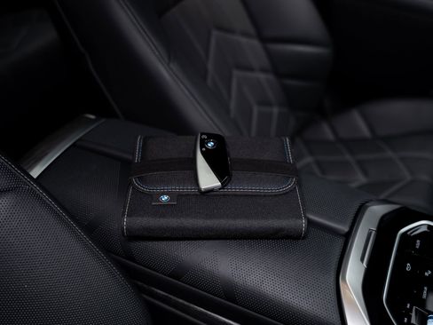 Used 2024 BMW i7 eDrive50 w/ M Sport Package image 79