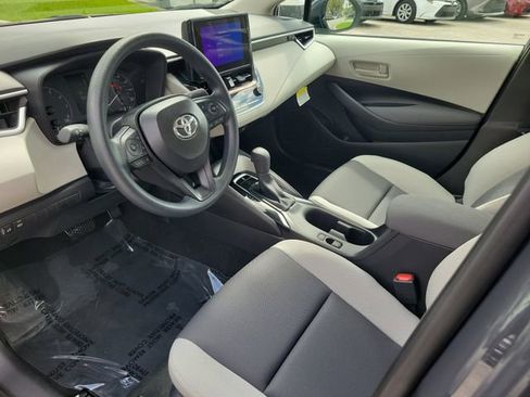 Used 2025 Toyota Corolla LE image 11