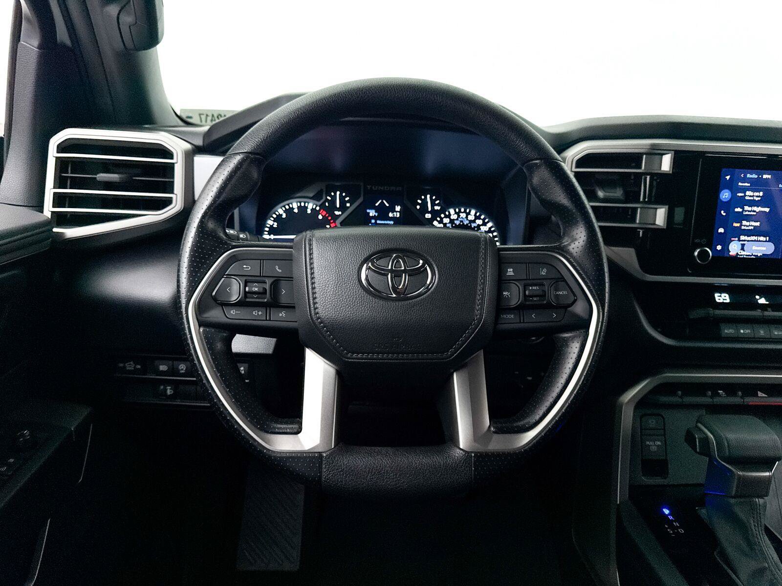 Used 2025 Toyota Tundra SR5 w/ SR5 Convenience Package AWD/4WD image 33