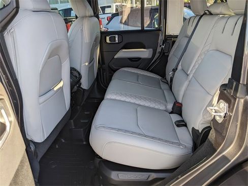 Certified 2021 Jeep Wrangler Unlimited Sahara image 15