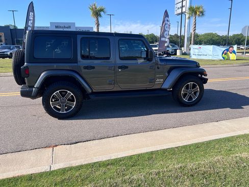 Used 2023 Jeep Wrangler Unlimited Sahara w/ Cold Weather Group AWD/4WD image 3