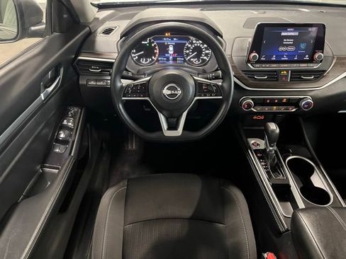 Used 2023 Nissan Altima 2.5 SV image 18