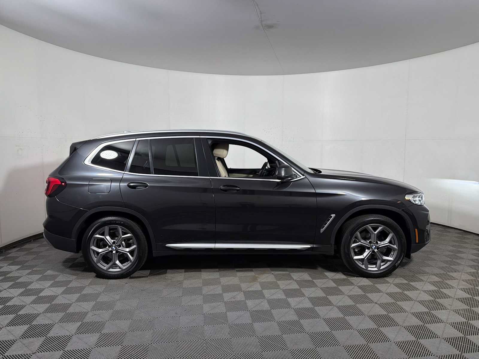 Used 2024 BMW X3 xDrive30i w/ Convenience Package AWD/4WD image 7