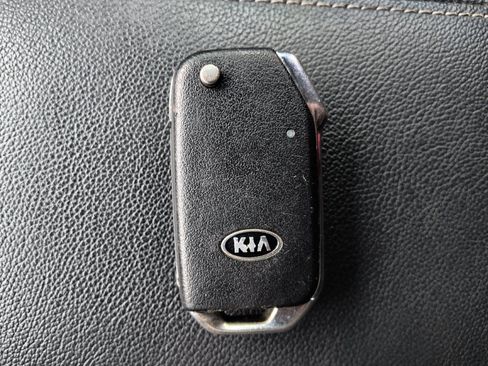 Used 2021 Kia Sportage LX AWD/4WD image 32
