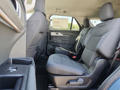 New 2026 Ford Explorer Active AWD/4WD image 6