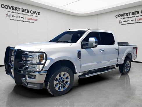 Used 2019 Ford F250 Lariat w/ Lariat Ultimate Package image 3