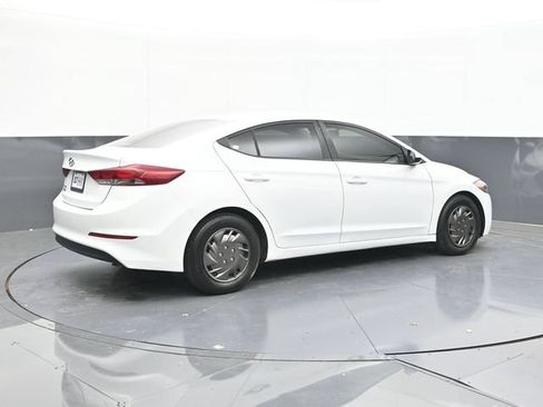 Used 2018 Hyundai Elantra SE FWD image 13