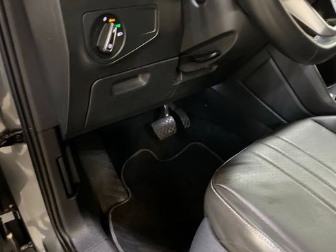 Used 2023 Volkswagen Tiguan SE FWD image 11
