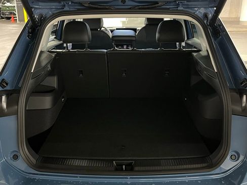 New 2025 Volkswagen Tiguan SE image 38