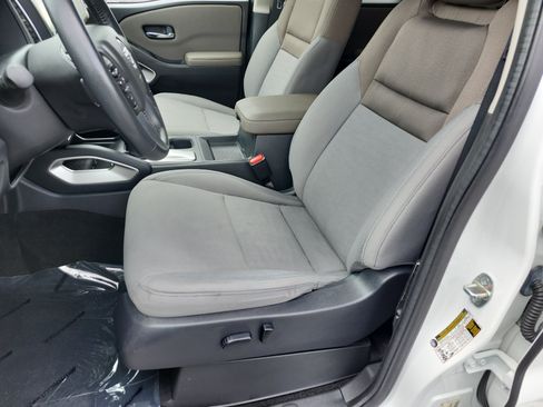 Used 2022 Nissan Frontier SV AWD/4WD image 9