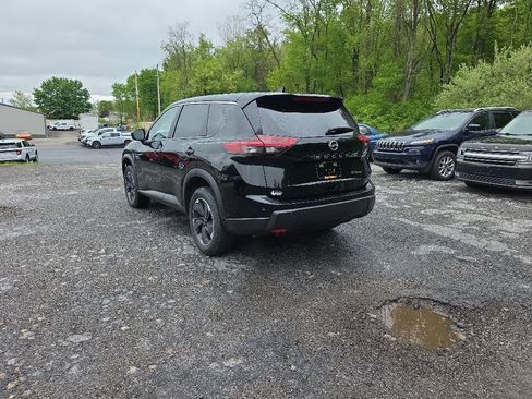 Used 2024 Nissan Rogue SV AWD/4WD image 8