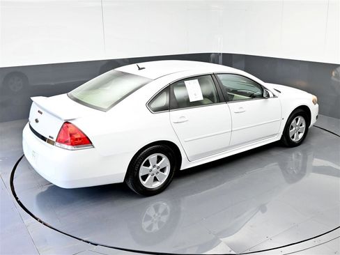 Used 2010 Chevrolet Impala LT w/ Luxury Edition Package image 23