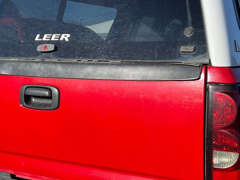 Used 2006 Chevrolet Silverado 2500 LT w/ Skid Plate Package image 6