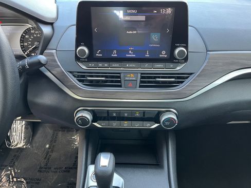 Used 2025 Nissan Altima 2.5 SV image 18