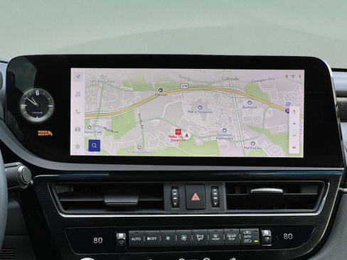 Used 2025 Lexus ES 350 Ultra Luxury w/ Accessory Package (Z2) FWD image 11
