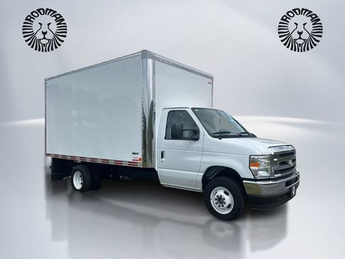 New 2027 Ford E-450 and Econoline 450 Super Duty w/ Power Equipment Group RWD image 3