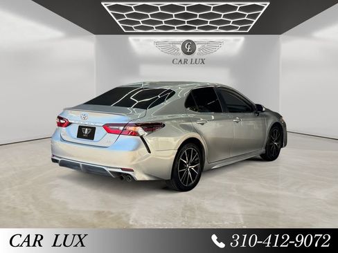 Used 2021 Toyota Camry SE FWD image 5