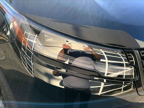 Used 2026 Land Rover Range Rover Velar Dynamic SE image 28