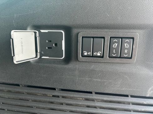 Used 2024 GMC Yukon XL Denali w/ Max Trailering Package RWD image 14