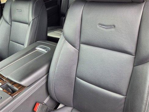 Certified 2023 Cadillac Escalade ESV Luxury image 16