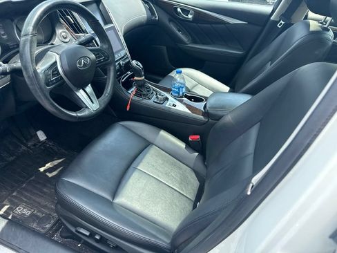 Used 2019 INFINITI Q50 Luxe w/ Essential Package (3.0T Luxe) AWD/4WD image 12