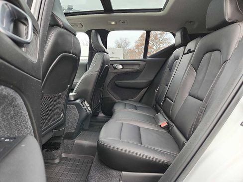 Certified 2023 Volvo XC40 B5 Plus w/ Driver Assist Package image 10