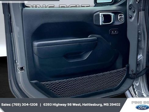 Used 2022 Jeep Wrangler Unlimited Sport image 17