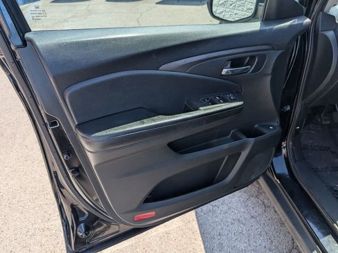 Used 2017 Honda Ridgeline RTL-T image 11