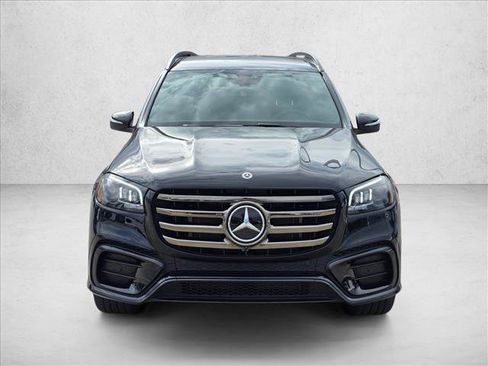Used 2025 Mercedes-Benz GLS 450 4MATIC image 2