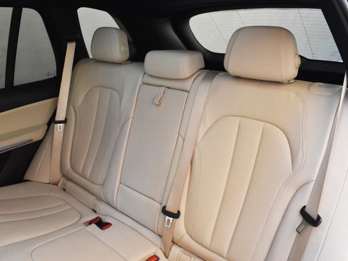 Used 2019 BMW X5 xDrive40i w/ Convenience Package image 27