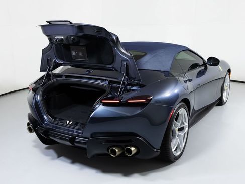Used 2024 Ferrari Roma Spider image 16