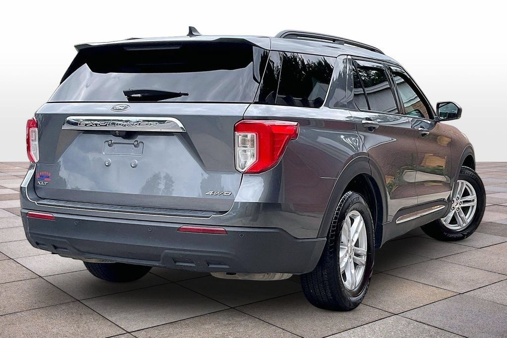 Used 2021 Ford Explorer XLT AWD/4WD image 12
