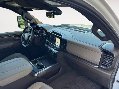 Used 2024 Chevrolet Silverado 2500 LTZ w/ LTZ Convenience Package AWD/4WD image 15