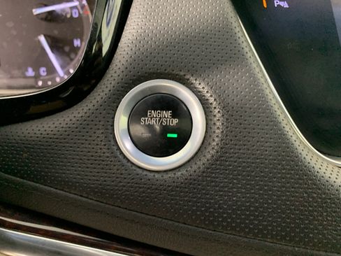 Used 2017 Cadillac XT5 Luxury FWD image 17