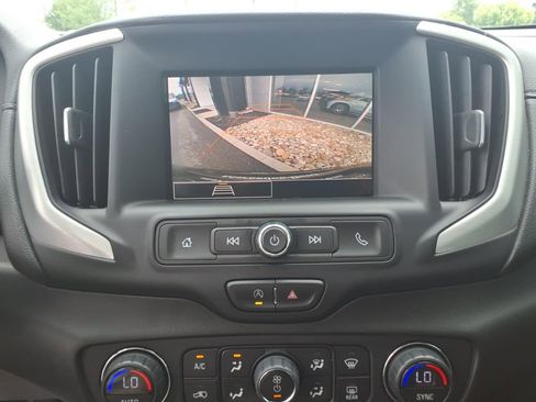Used 2022 GMC Terrain SLE w/ Driver Convenience Package FWD image 23